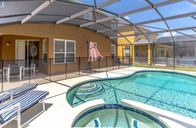 10% Off, Stay Between April 17 and May 31, 2023