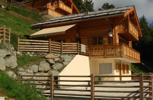 10-pers. chalet about 600 meters from chairlift