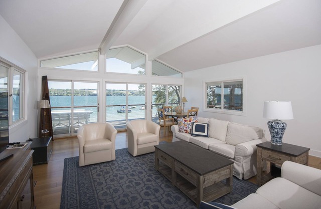 100' Level Lakefront Beach