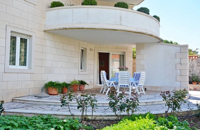 100 m² Apartment ∙ 3 bedrooms ∙ 6 guests