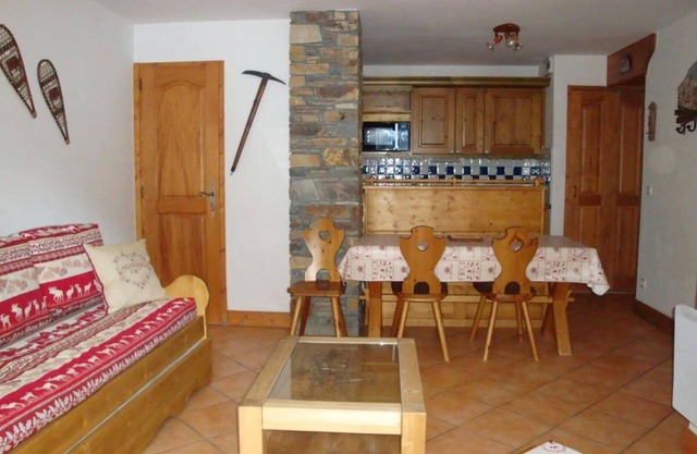 100m from ski slopes, 2nd floor, terrace, parking, tv, ski locker, 44m², Pralognan-la-Vanoise