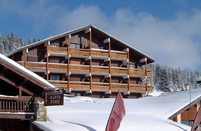 100m from resort center, 2nd floor, view ski slopes, balcony, tv, ski locker, 22m², Les Saisies