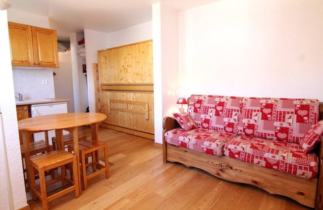 100m from shops, 3rd floor, tv, ski locker, 22m², Alpe d'Huez