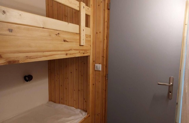 100m from ski lifts, 6th floor, view mountain, tv, 19m², Les Arcs