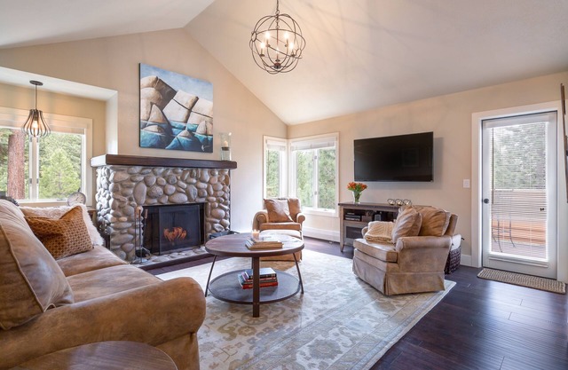 101 McCloud - Simply Elegant