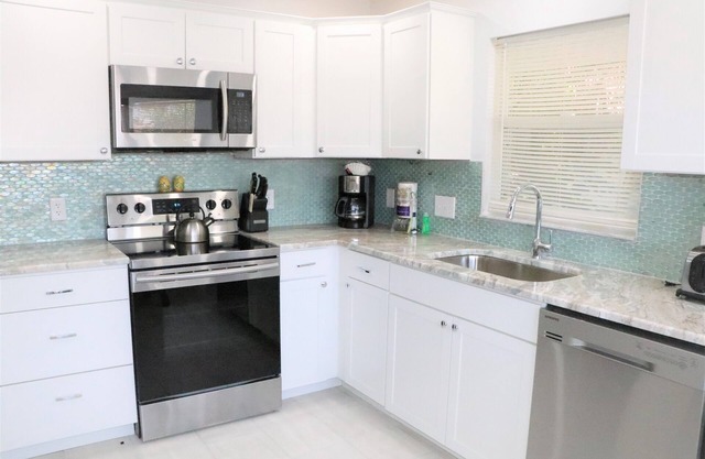 1010 Point of Rocks Road- Updated! pet friendly by the beach!