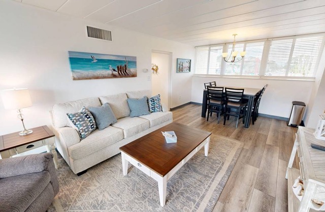 102 m² Condo ∙ 2 bedrooms ∙ 6 guests