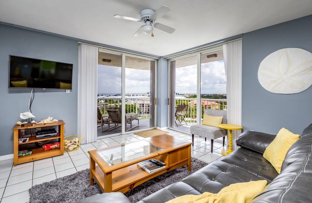 106 m² Condo ∙ 2 bedrooms ∙ 4 guests