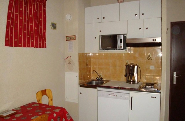 10m from resort center, 3rd floor, balcony, parking, tv, ski locker, 20m², Pralognan-la-Vanoise