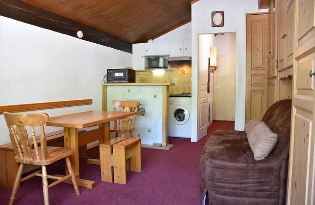 10m from resort center, 4th floor, balcony, parking, tv, ski locker, 24m², Pralognan-la-Vanoise