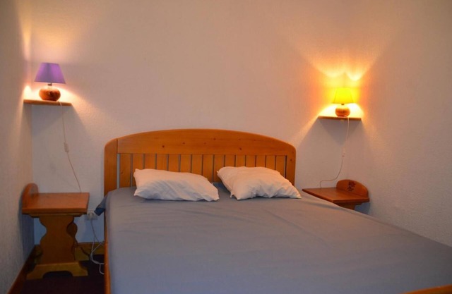 10m from ski slopes, 1st floor, balcony, tv, ski locker, 46m², Les Menuires