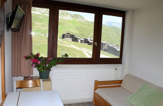 10m from ski slopes, 10th floor, tv, ski locker, 16m², Tignes