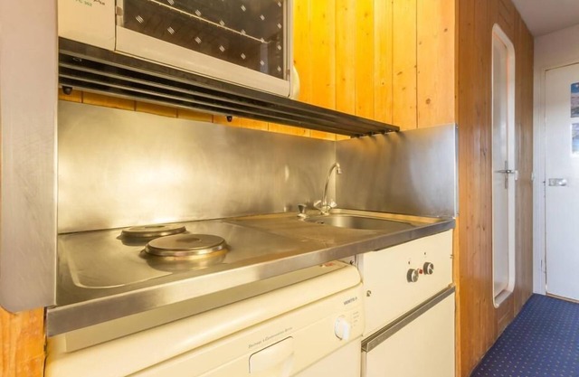10m from ski slopes, 11st floor, view ski slopes, balcony, tv, 24m², Les Arcs