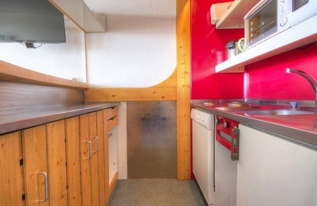 10m from ski slopes, 2nd floor, view valley, balcony, tv, 33m², Les Arcs