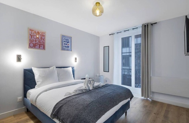 11.Appart 4pers #1 Bedroom # Pigalle # Paris 9