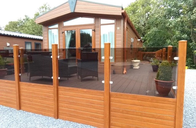 11 Burnside Lodge