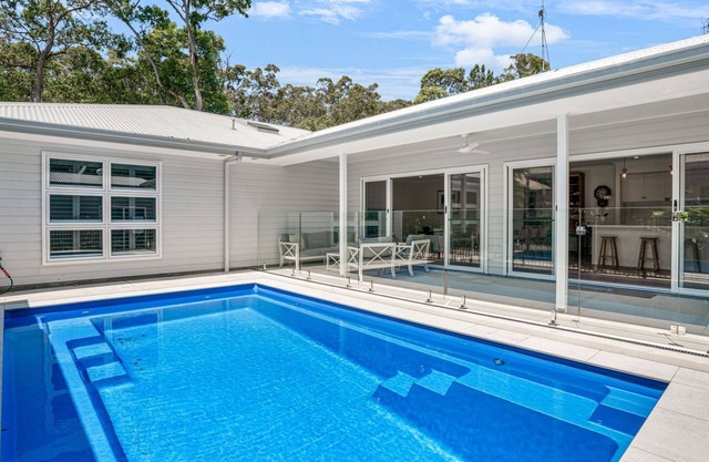 11 Esprit Drive - Rainbow Shores. Gorgeous beach house. Walk to beach