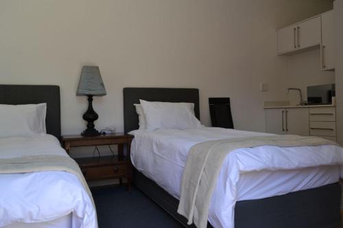 11 Kiaat Suites