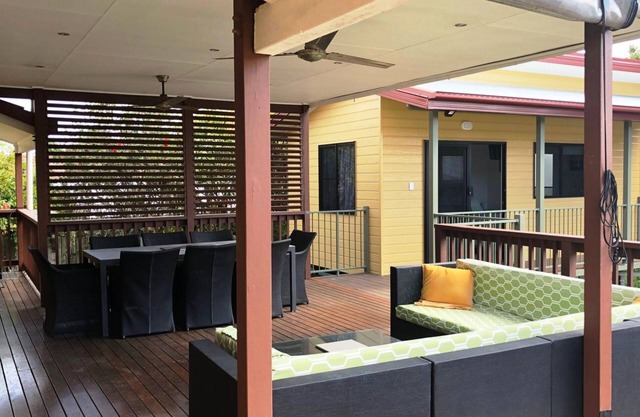 11 Manooka Drive - Rainbow Beach. Wifi. Pets welcome.