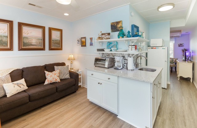 #110 Picture Perfect Studio w Sleeper Sofa & Pool