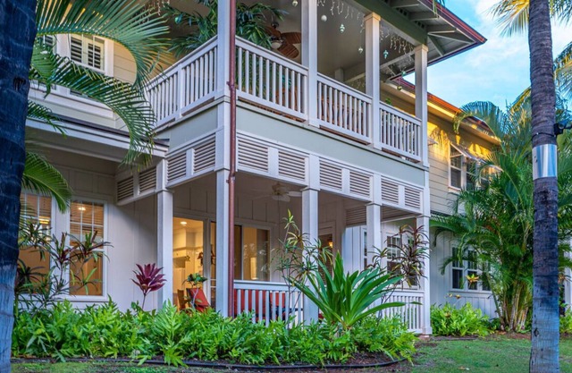 (1110-3) Upgraded and Tastefully Decorated 2 Bed, 2 Bath Ground Floor Condo Near Pool