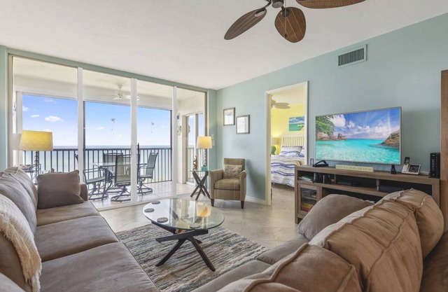 112 m² Condo ∙ 2 bedrooms ∙ 4 guests