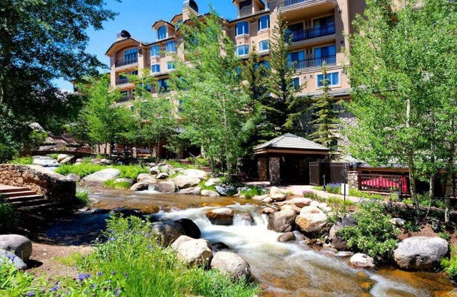 112^ Ski in/out + Ski Valet, 4 Season Pool & Spa!