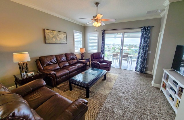 1151 Cinnamon Beach, Sleeps 8, 3 Bedroom, 3 Bath, on lake, short walk to beach