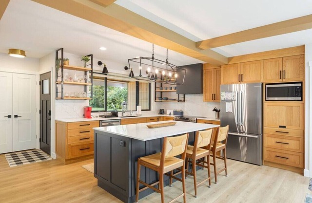 117 - Spacious & Bright ~ Water View