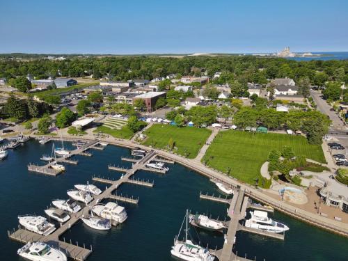 117B Edgewater Inn