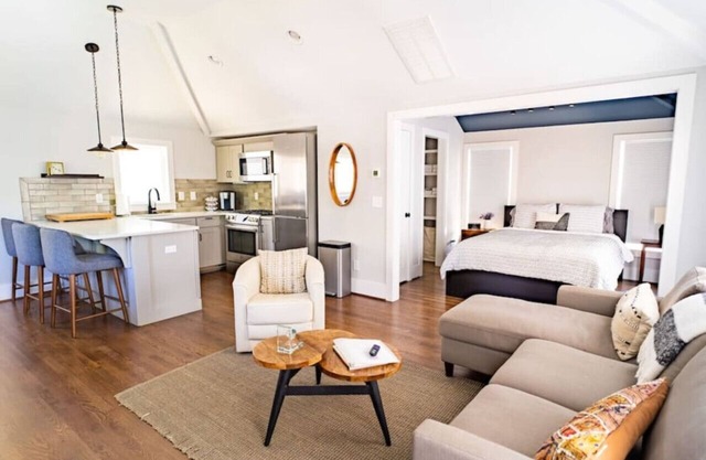 12 S Loft Vibe: City Living - Close to Downtown