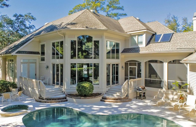 13 Duck Hawk -Relax on the Front porch w/rockers and a private pool!