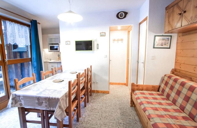 130m from ski slopes, 4th floor, balcony, parking, tv, ski locker, 32m², La Norma