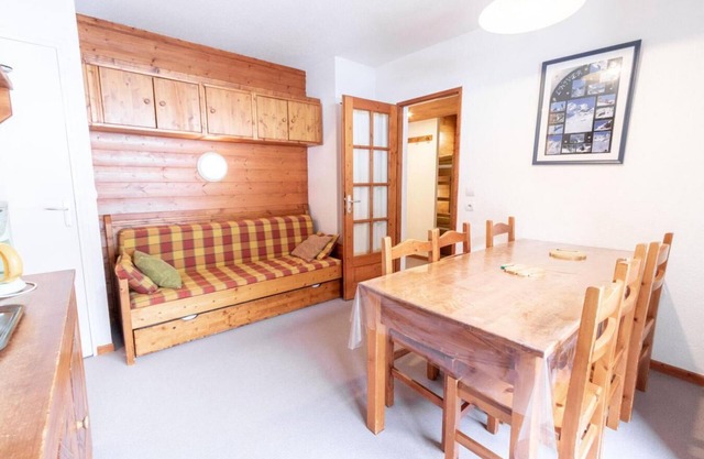 130m from ski slopes, 4th floor, balcony, parking, tv, ski locker, 35m², La Norma