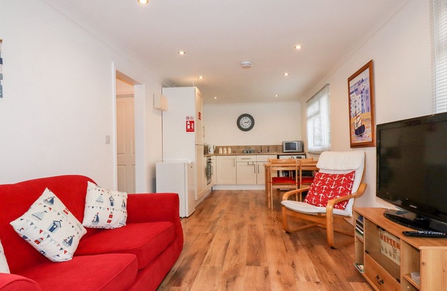 133 ATLANTIC BAYS, family friendly, with a garden in St Merryn