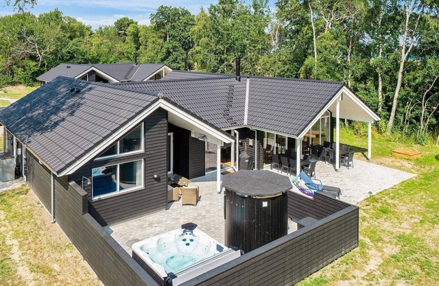 14 person holiday home in Væggerløse