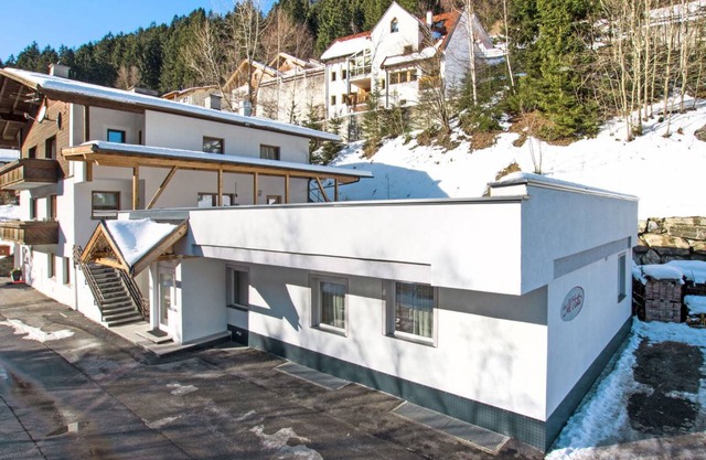140 m² Apartment ∙ 5 bedrooms ∙ 12 guests