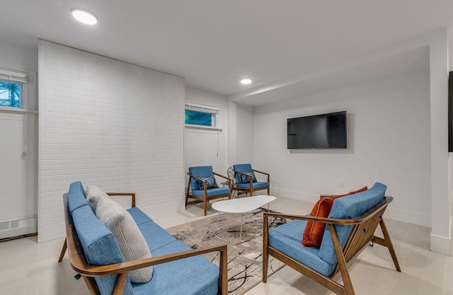 1425 Haro St - 3 Bedrooms - Downtown Vancouver