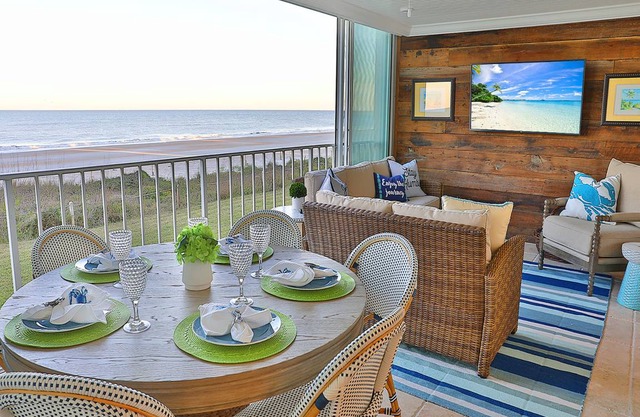 144 m² Condo ∙ 3 bedrooms ∙ 10 guests