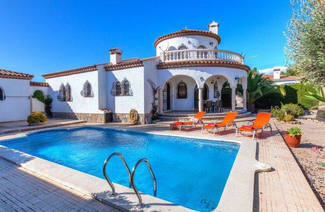 145 m² House ∙ 3 bedrooms ∙ 6 guests