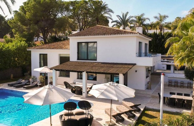 1450 m² Villa ∙ 5 bedrooms ∙ 12 guests