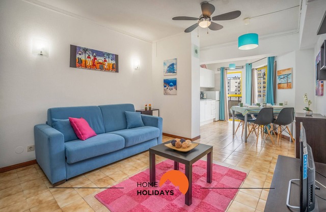 #149 Rocha Apartment by Home Holidays