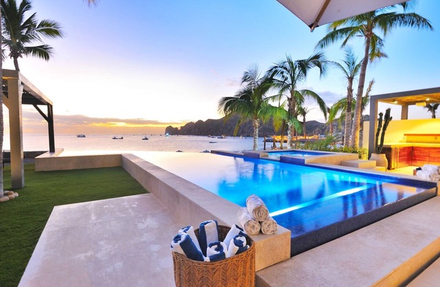 15% Discount - Luxury Beachfront Villa in Cabo with Private Chef, Butler. Pool,