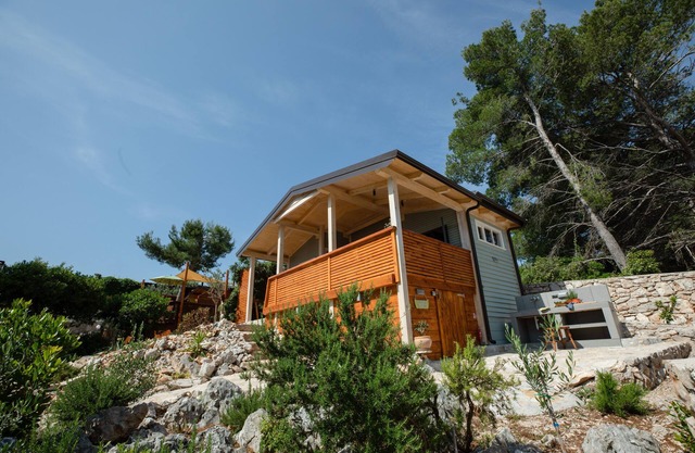 !15% OFF in October!/Unwind in a unique chalet with an amazing sea view patio