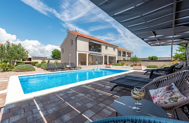 150 m² Villa ∙ 3 bedrooms ∙ 8 guests