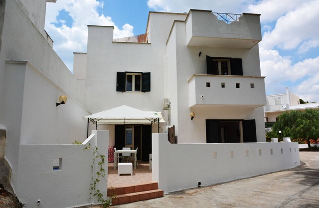 150 meters from the sea, sand, central house for 7 people with sea view