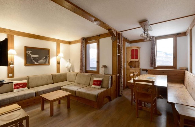150m from ski slopes, 1st floor, balcony, tv, ski locker, 76m², Montchavin La Plagne