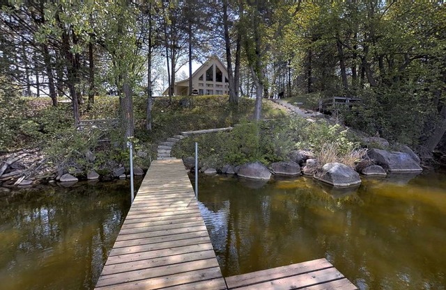 Lakefront Hideaway 