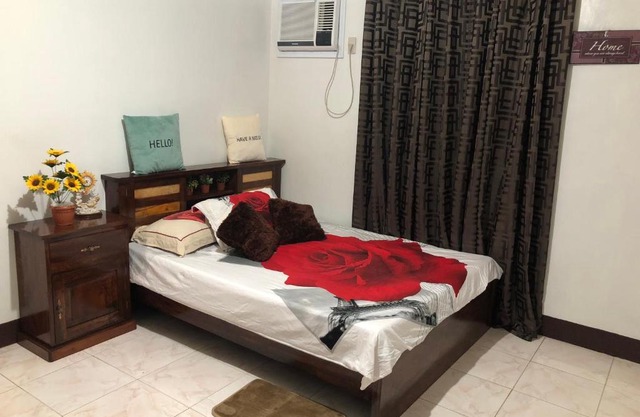 15pax-2minutes to Vigan-Rose and Fer Transient-2 Bedroom House