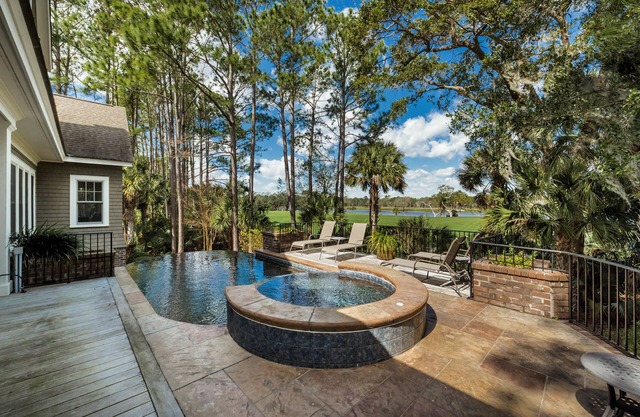 161 Flyway Drive: 5BR Home, Pool & Spa, Bike to Beach, Bikes/Beach Gear Credit